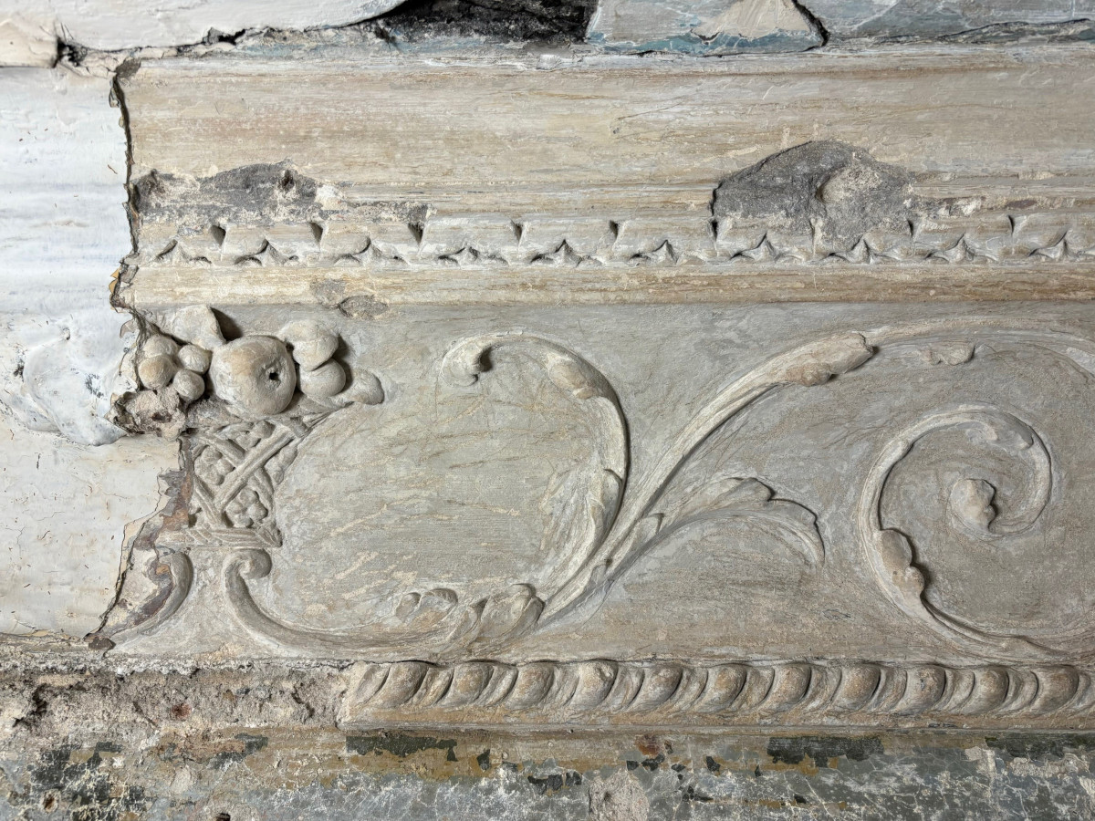 Rococco plaster cornice to first floor