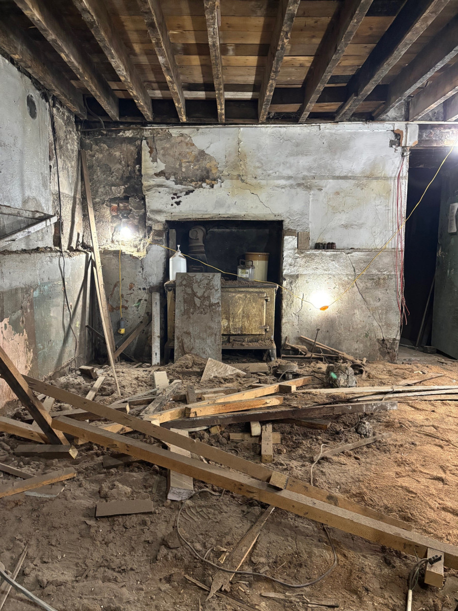 Ground floor to 68 Arran Street East